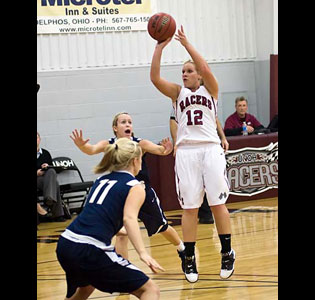 Tara Olberding led UNOH with 12 points off the bench.